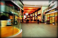 Shopping în Mall-uri şi Retail Park-uri: două experiențe de cumpărături