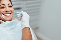 Transformă-ți zâmbetul la Clarisse Dental! Experiență profesională și tehnologie avansată pentru îngrijirea completă a sănătății orale. Vino să o descoperi!