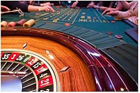 Jocurile de noroc - între hazard și șanse reale de câștig - poți să câștigi lunar din jocurile de noroc?