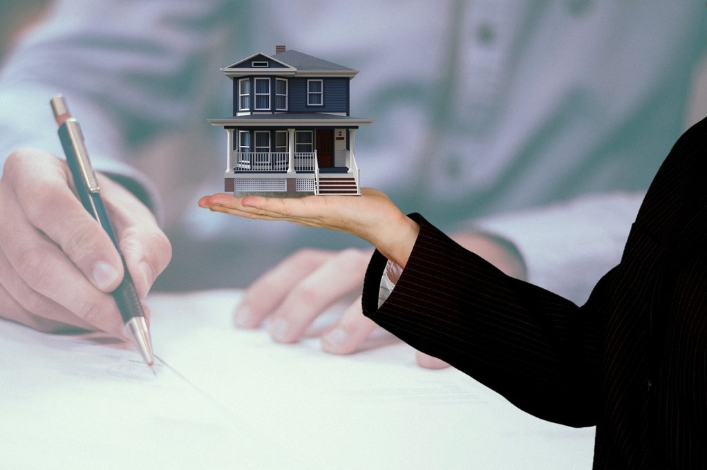 Ce avantaje îți aduce colaborarea cu o agenție imobiliară