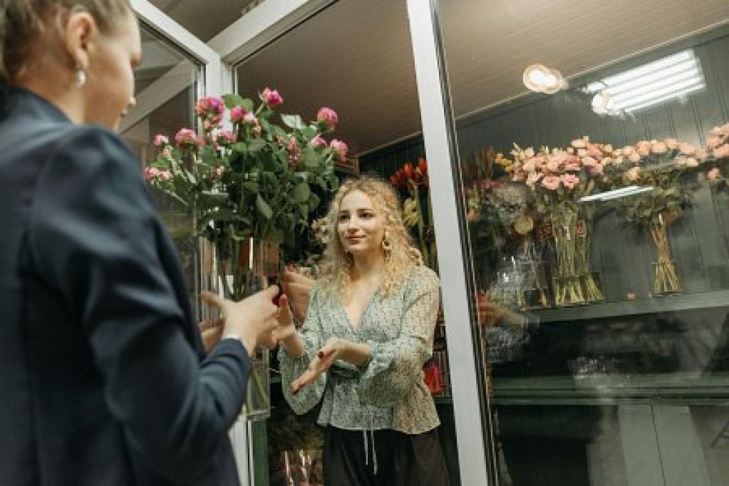 Cum sa oferi flori? Ghidul complet pentru a face o impresie memorabila