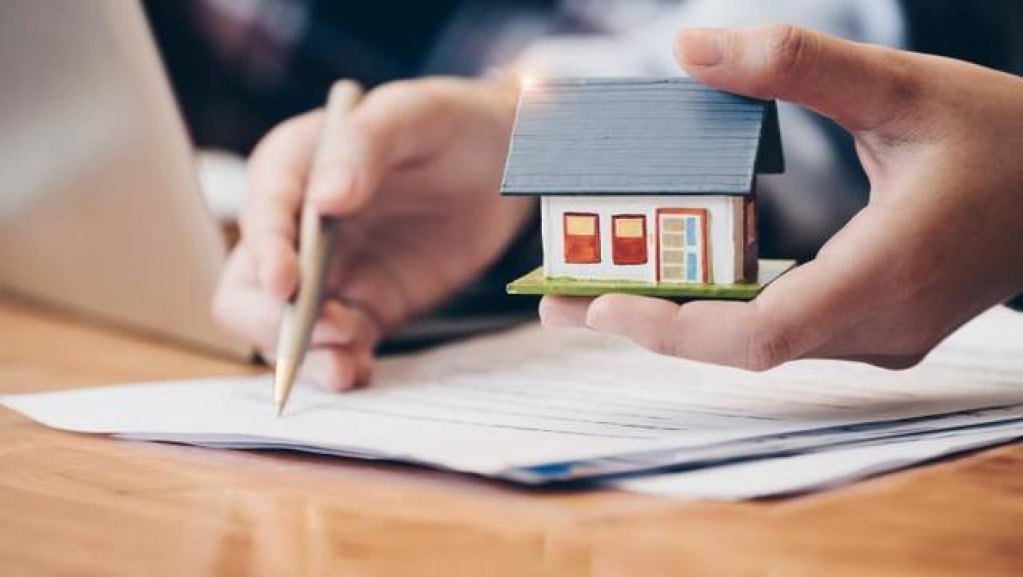 Ce rată ar trebui să plătească românii pentru un credit ipotecar pe 20 de ani, în funcție de bancă