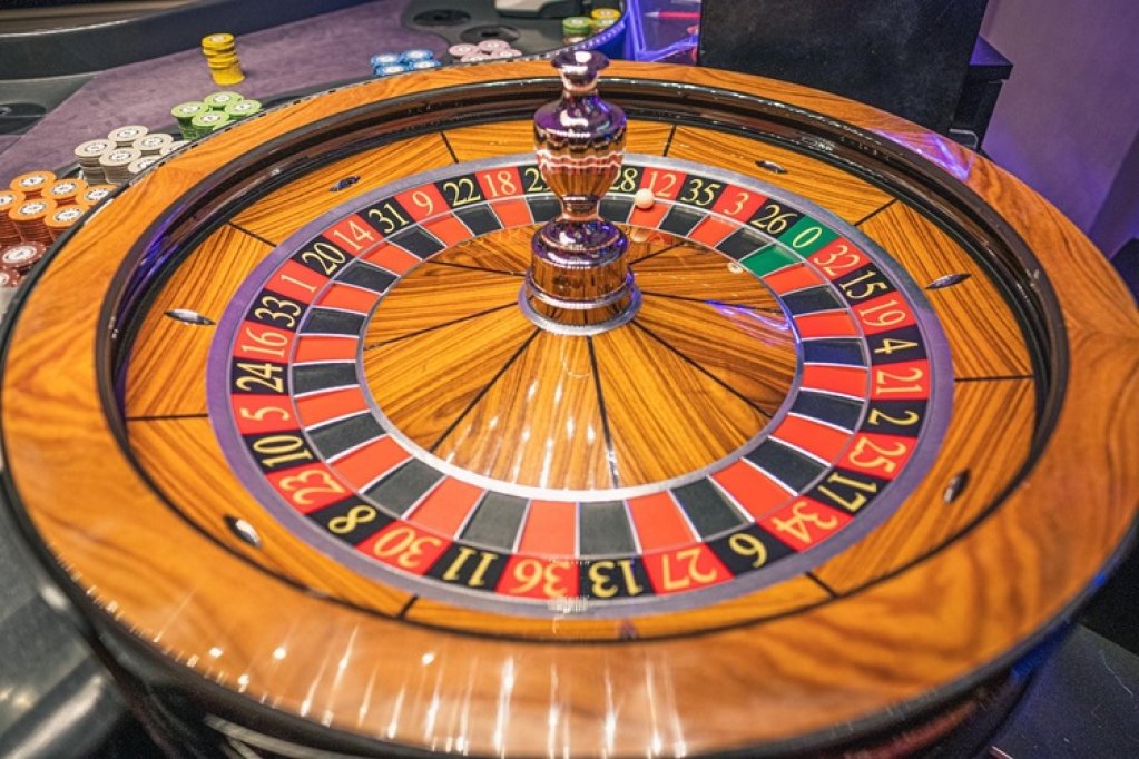 Prin ce diferă ruleta video de cea live?