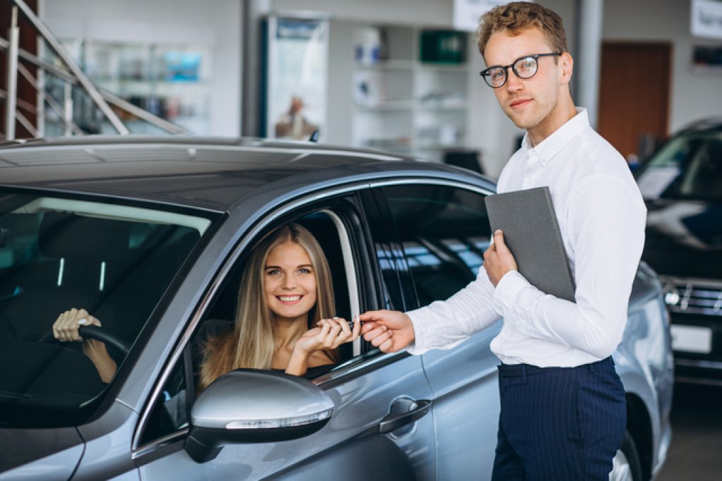 Parc auto sau dealer autorizat? De unde e cel mai bine să achiziționezi o mașină nouă?