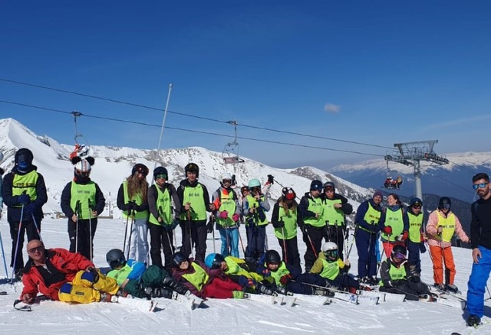 Cum să devii un schior mai bun în doar câteva zile: tabăra de ski care te ajută să îți îmbunătățești tehnica