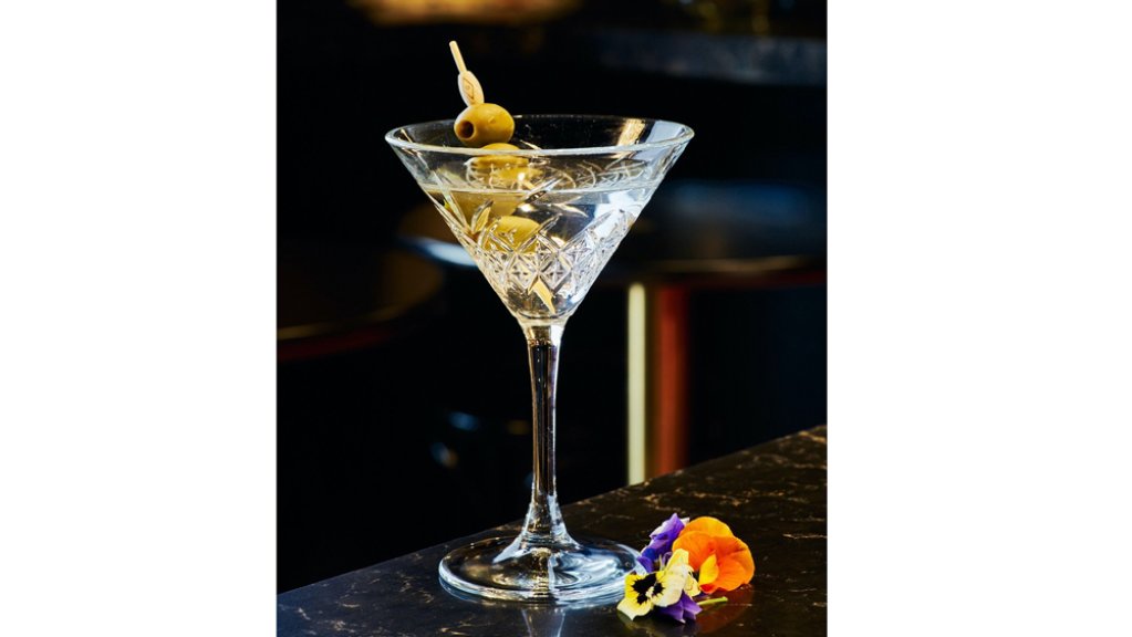 De ce să folosești pahare de cristal Bohemia pentru cocktailuri premium?