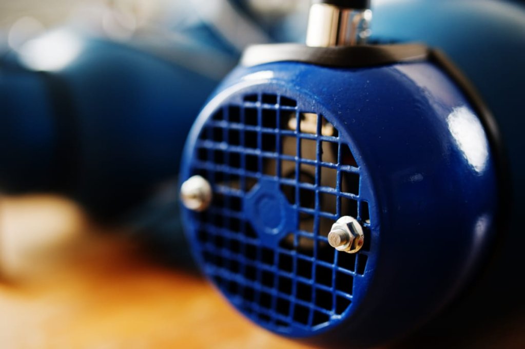 De ce raman motoarele electrice trifazate alegerea ideala pentru aplicatiile industriale