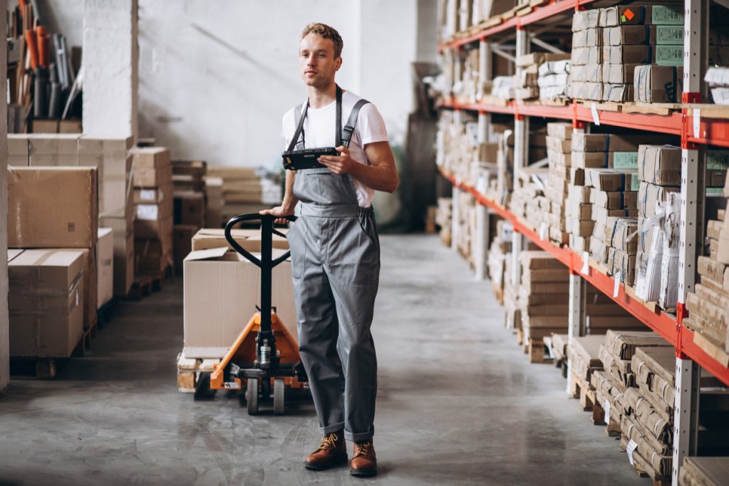 Cum să elimini erorile operaționale și să crești productivitatea în depozitul tău cu Optimall WMS