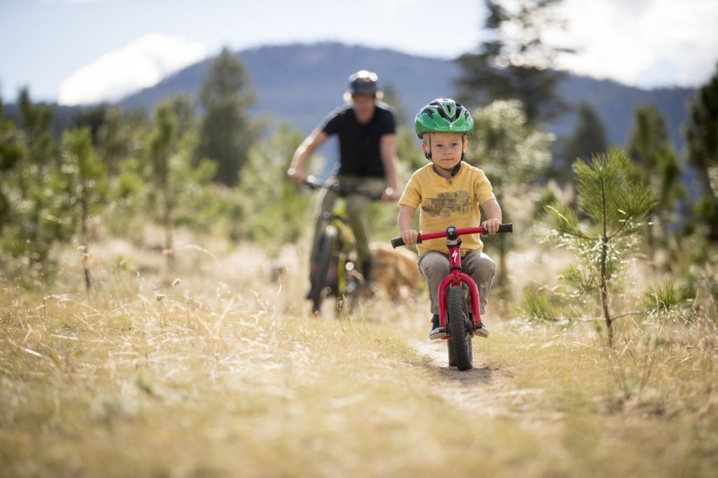 Ciclismul în familie, cum alegi bicicleta potrivită pentru copilul tău