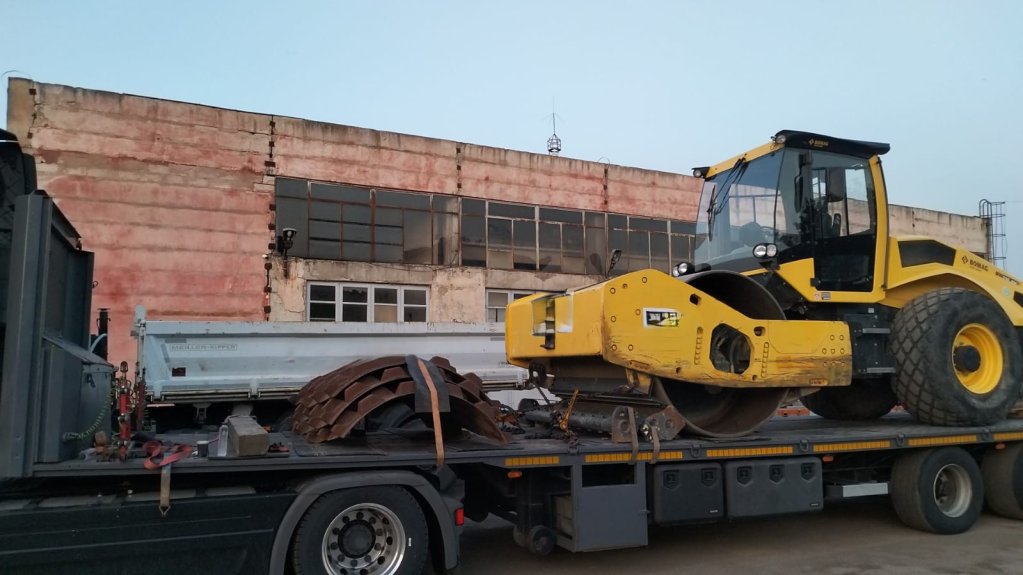 Transport utilaje construcții
