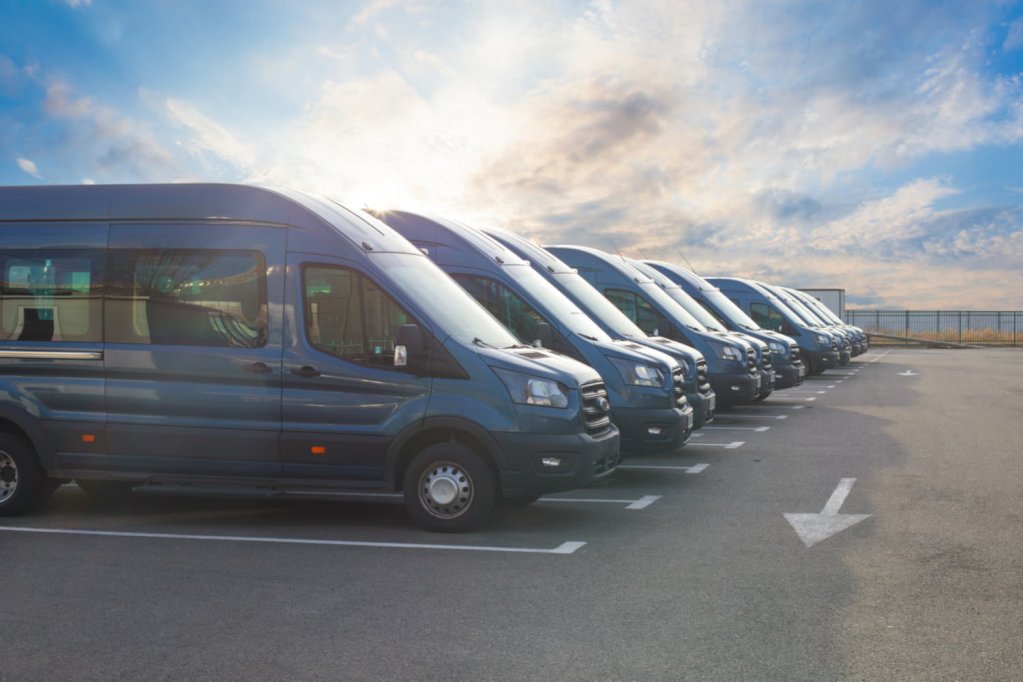 Top locații și companii pentru închirierea unui minivan în București