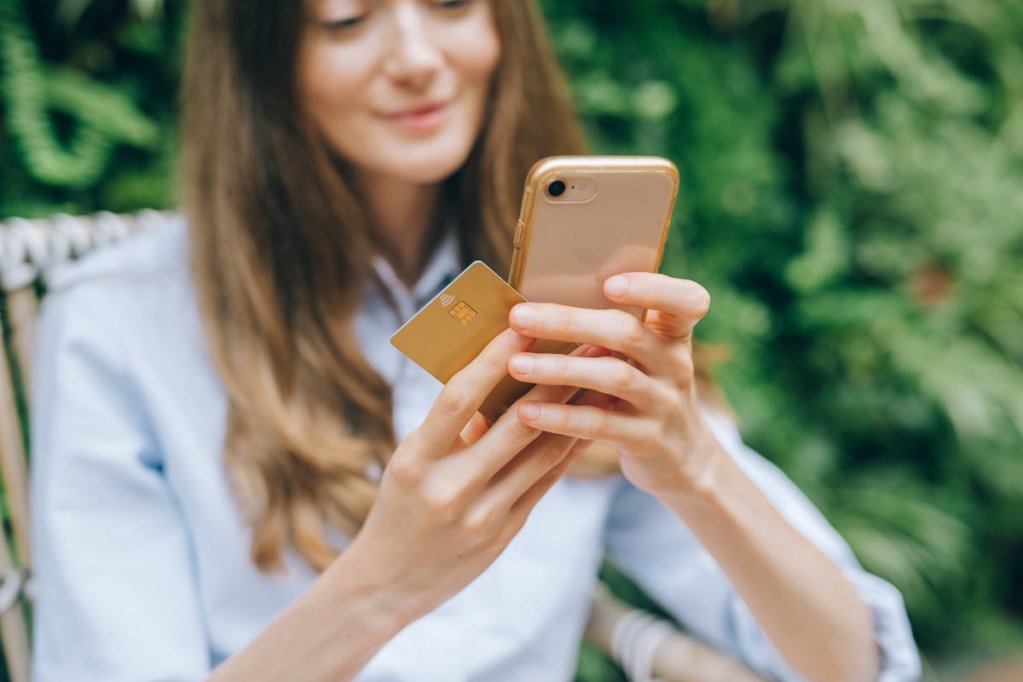 Credit cu selfie, în câteva minute: revoluția creditului online explicată
