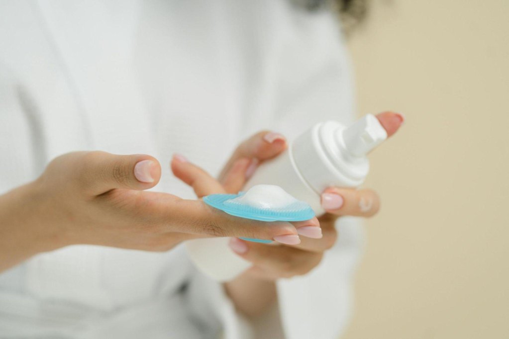 Cum să transformi rutina de curățare într-un ritual relaxant, 6 pași simpli