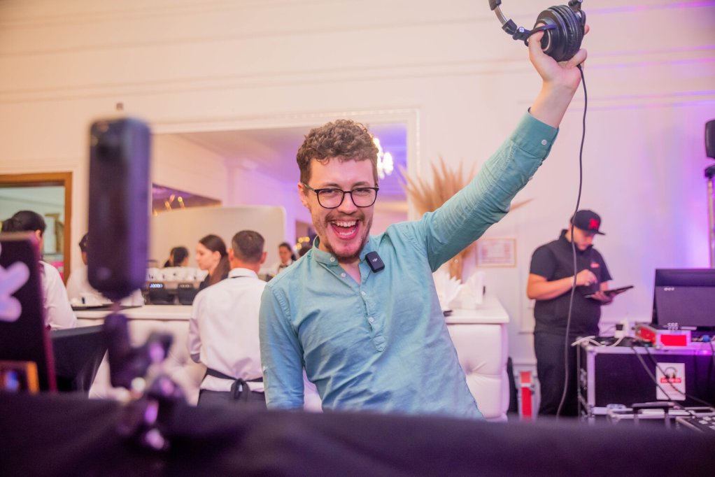 DJ Matei, DJ nunta în Bucuresti: cum găsești un profesionist care ține sala pe ring până dimineața