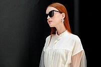 Când ținutele elegante rămân purtabile: locul bluzelor bine croite într-o garderobă feminină