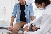 Chirurgie ortopedică robotică în România: ce este sistemul MAKO și cui i se potrivește