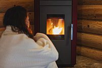 Ghid de alegere pentru termoșeminee pe peleți: ce opțiuni există când nu ai acces la rețeaua de gaz