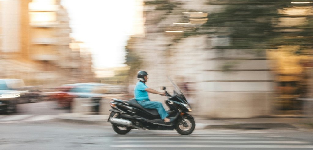 Ghid complet: ce ulei de scuter 4T să alegi și când trebuie schimbat